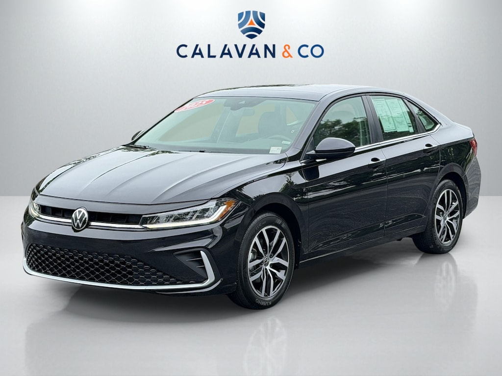 Used 2025 Volkswagen Jetta 1.5T SE Sedan