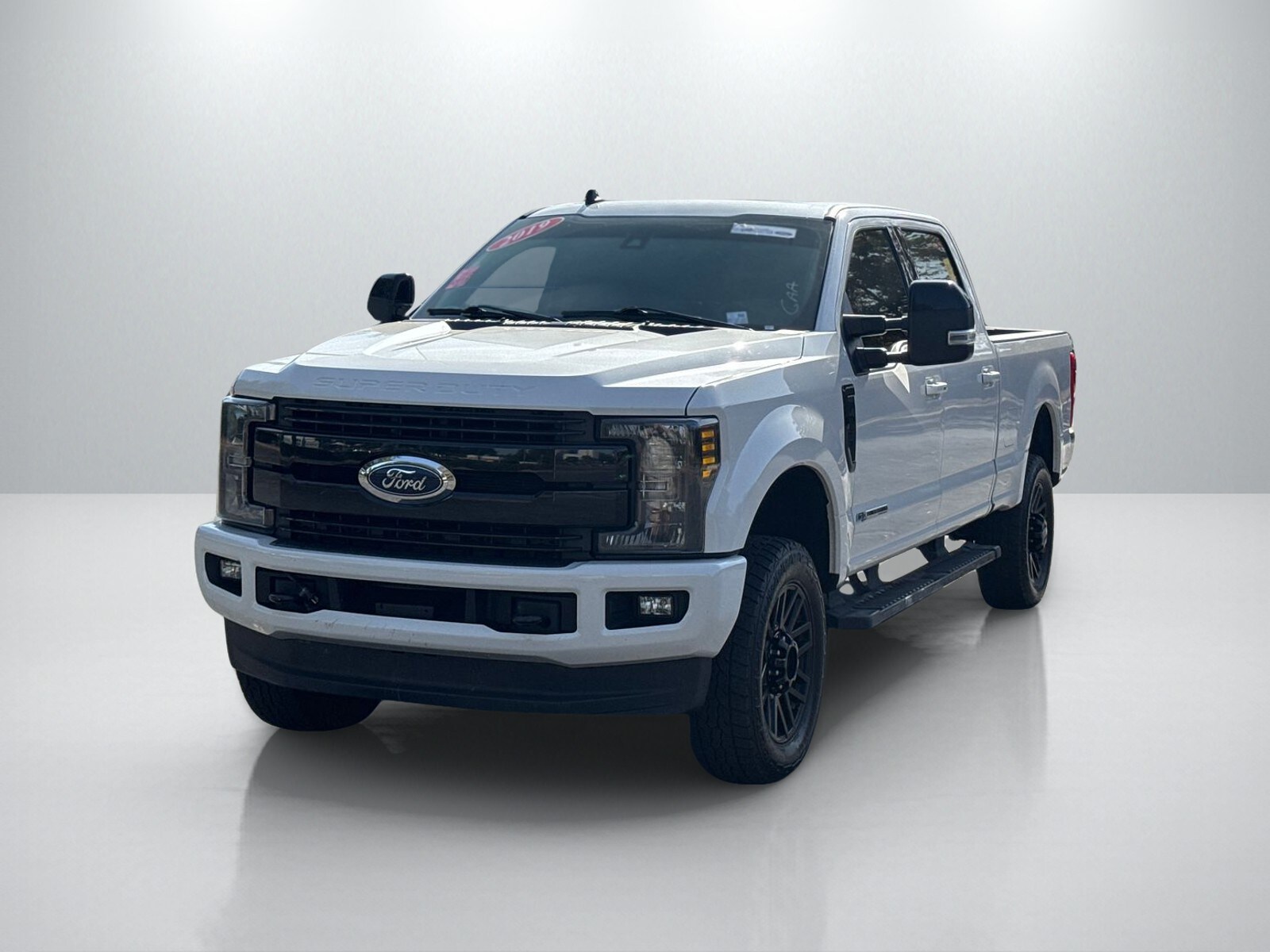 2019 Ford F-250 Lariat photo 2