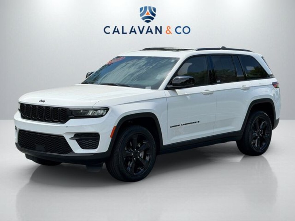 Used 2023 Jeep Grand Cherokee Laredo SUV