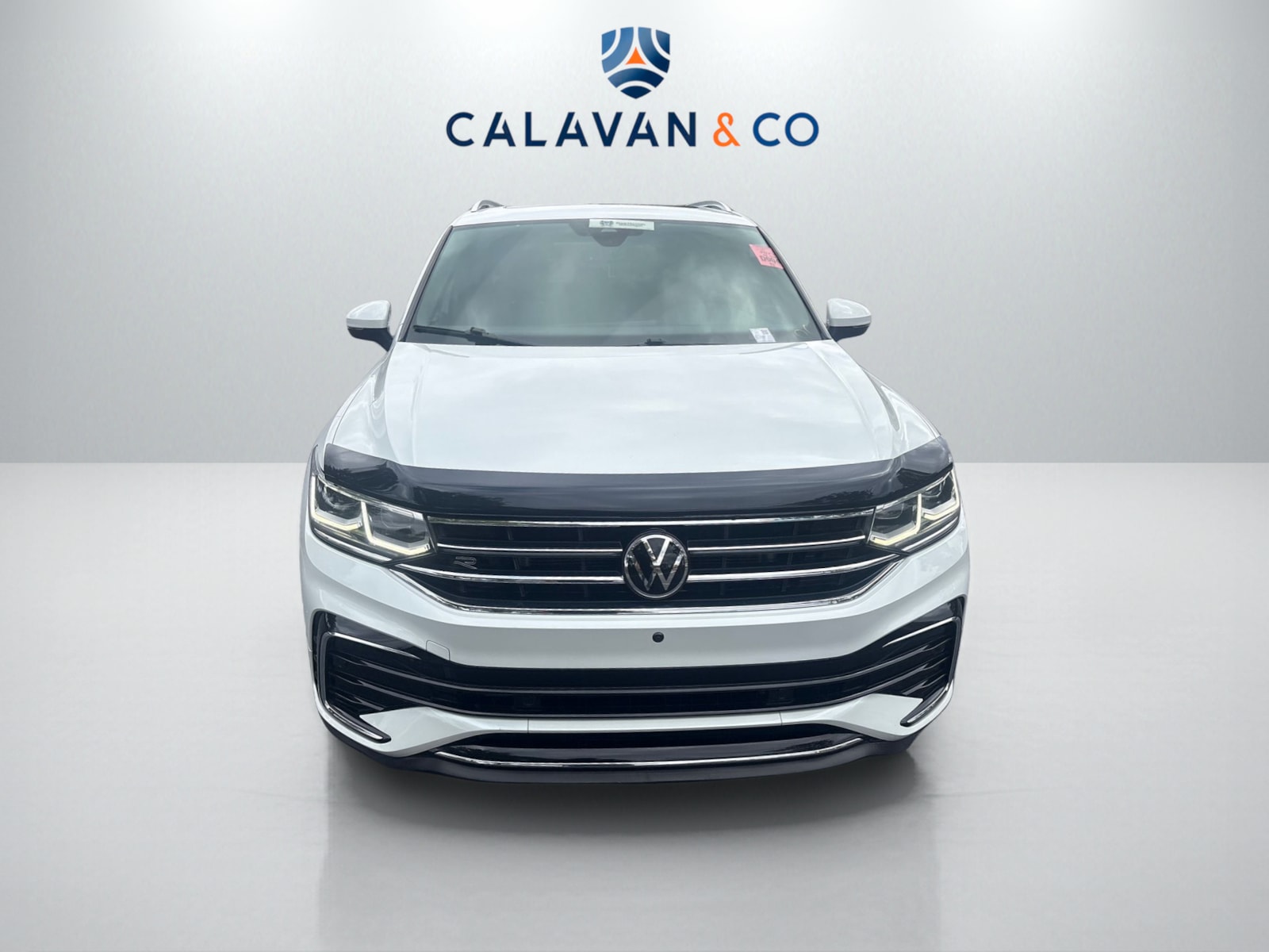 2023 Volkswagen Tiguan SEL R-Line Black photo 2