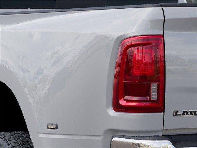 2026 RAM 3500 Laramie - Photo 11