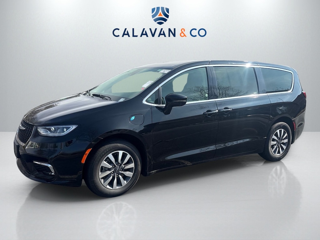 Used 2024 Chrysler Pacifica Plug-In Hybrid Select Van Passenger Van