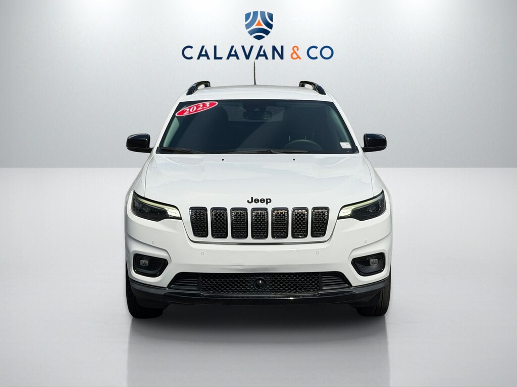 Used 2023 Jeep Cherokee Altitude Lux SUV