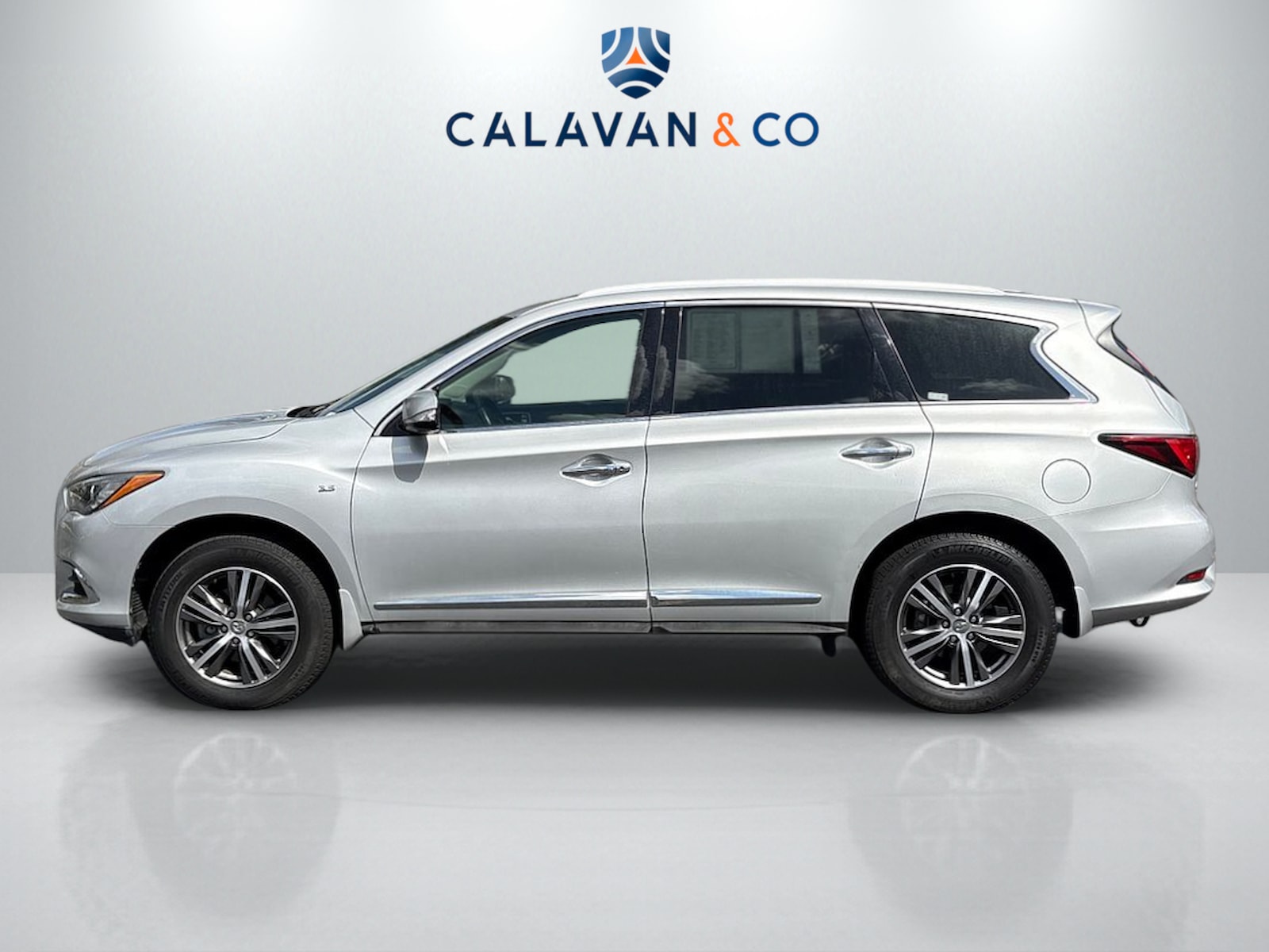 2020 Infiniti QX60 Luxe photo 3