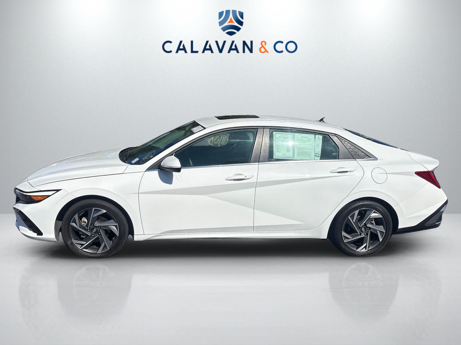 2024 Hyundai Elantra SEL Convenience photo 4