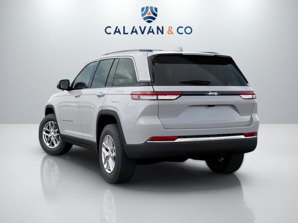 New 2026 Jeep Grand Cherokee LAREDO 4X2 Sport Utility