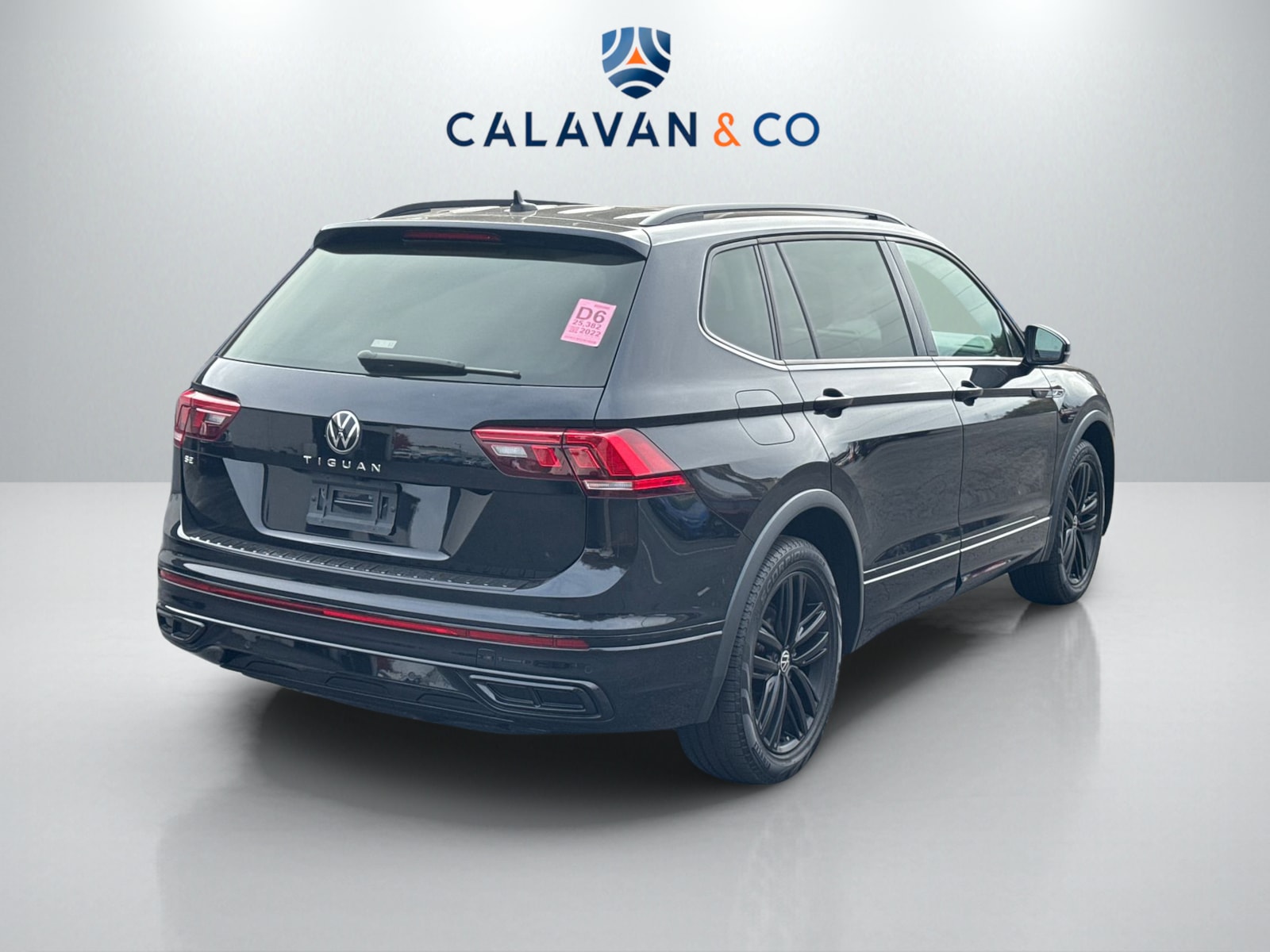 2022 Volkswagen Tiguan SE R-Line Black photo 4