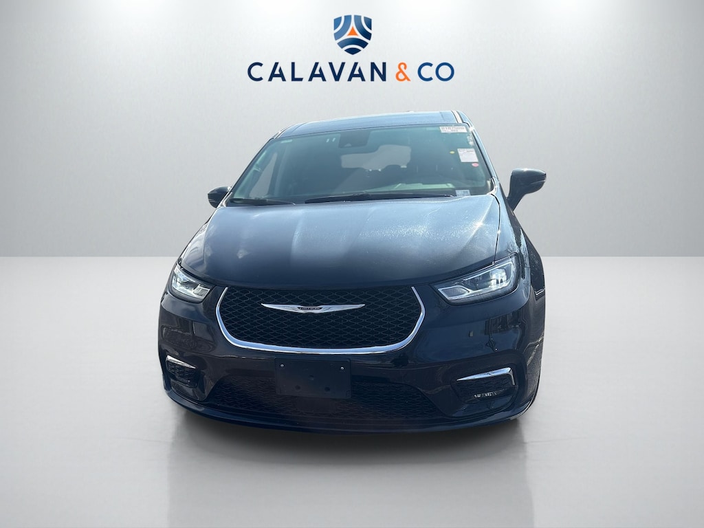 Used 2024 Chrysler Pacifica Plug-In Hybrid Select Van Passenger Van