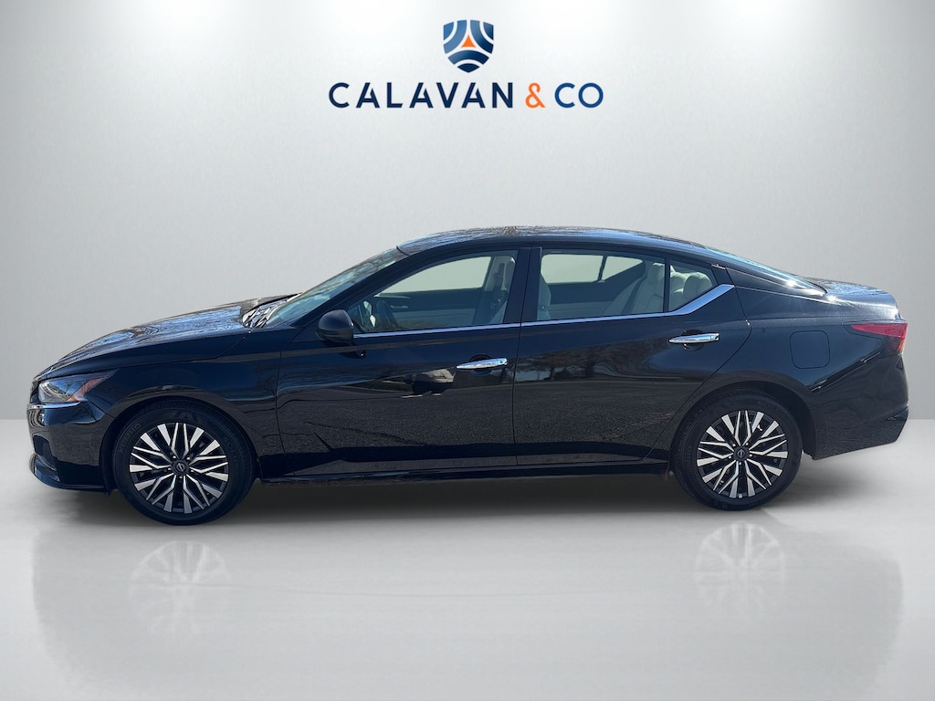 Used 2025 Nissan Altima SV Sedan