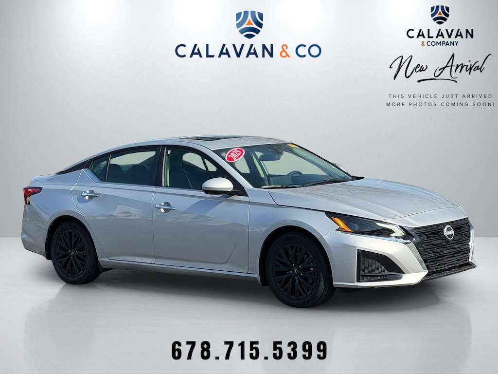 Used 2025 Nissan Altima SV Sedan