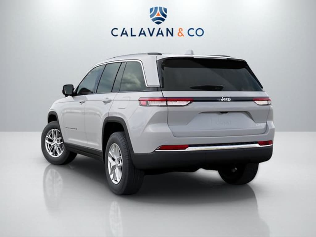 New 2026 Jeep Grand Cherokee LAREDO 4X2 Sport Utility
