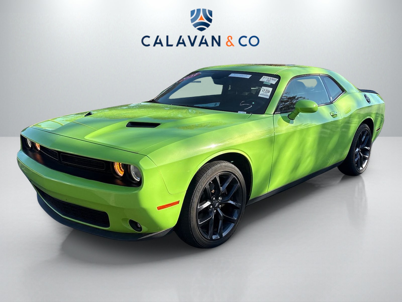 2023 Dodge Challenger SXT photo 3