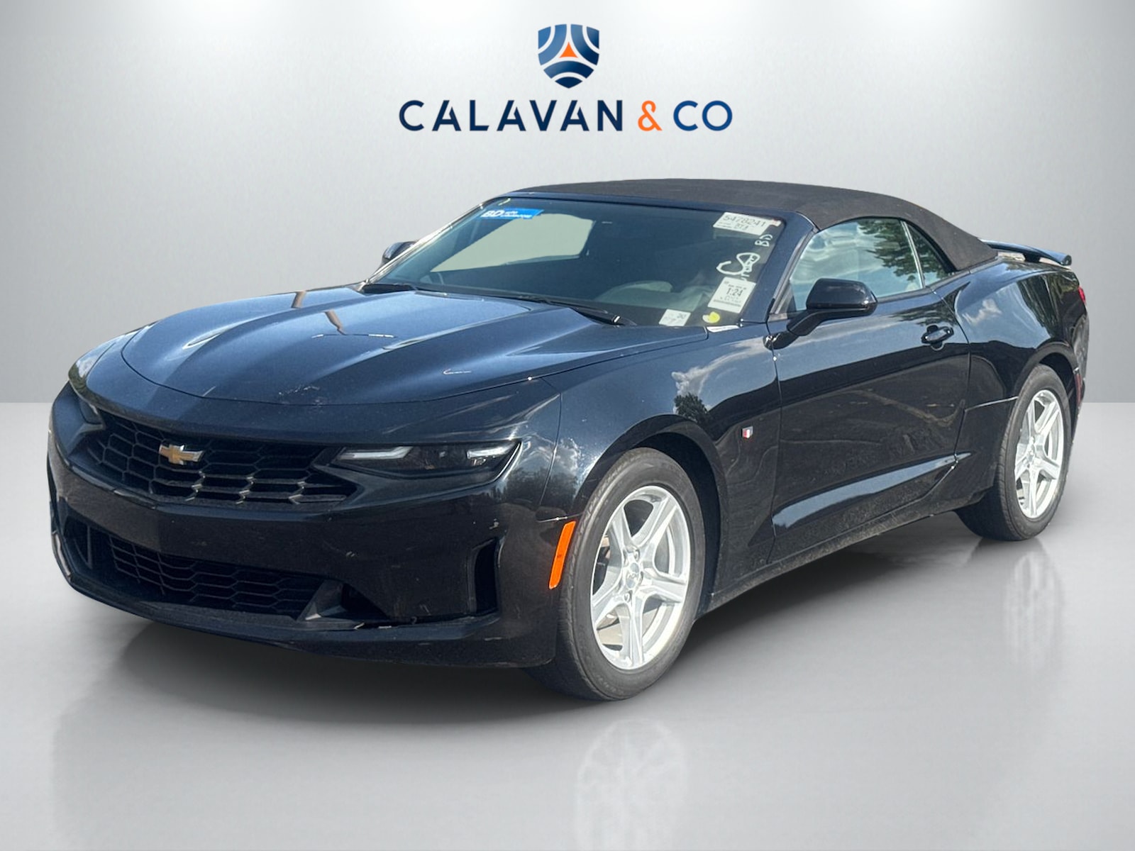2023 Chevrolet Camaro 1LT photo 2