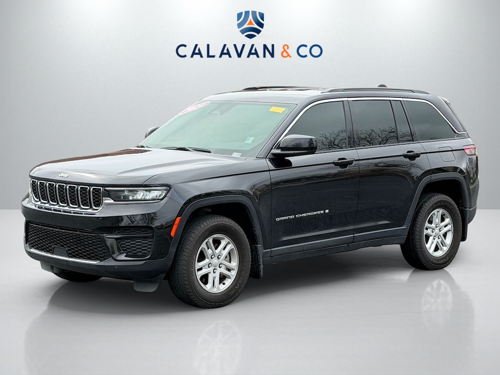 Used 2024 Jeep Grand Cherokee Laredo SUV