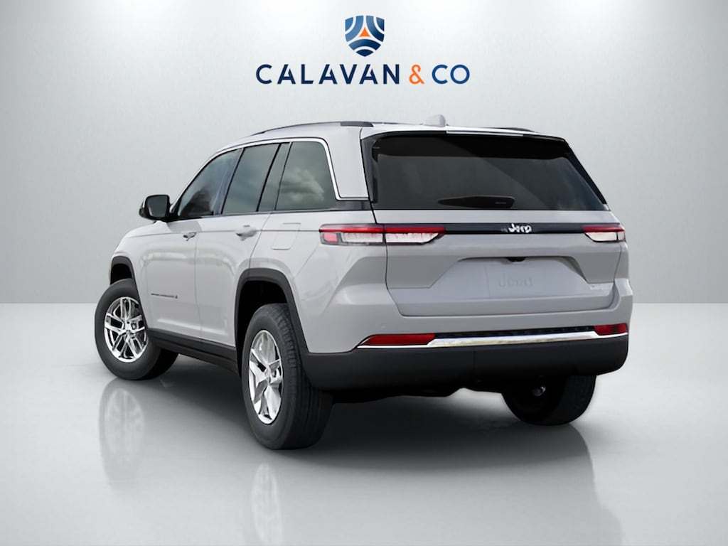 New 2026 Jeep Grand Cherokee LAREDO 4X2 Sport Utility