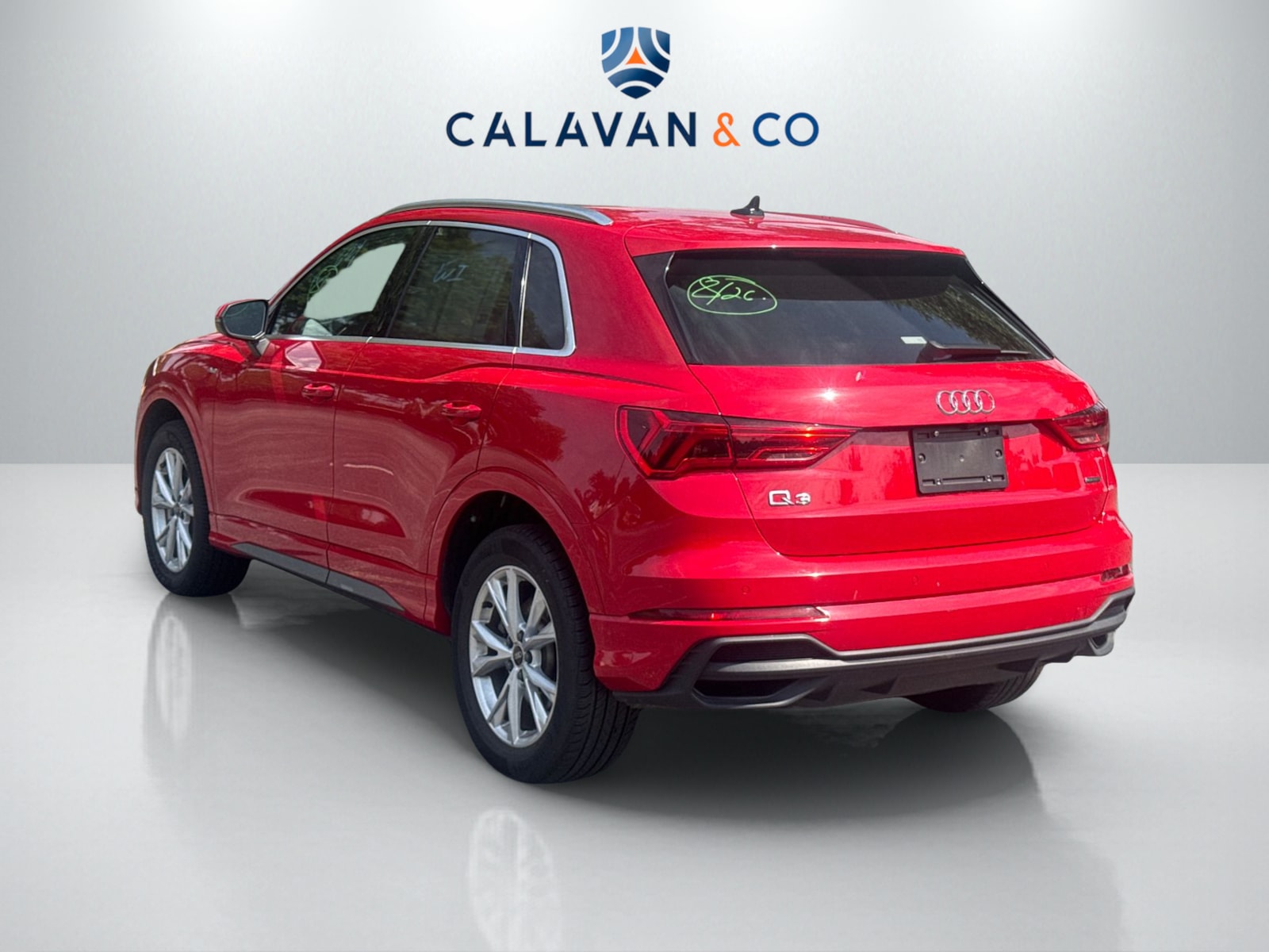 2024 Audi Q3 45 TFSI S line Premium photo 2