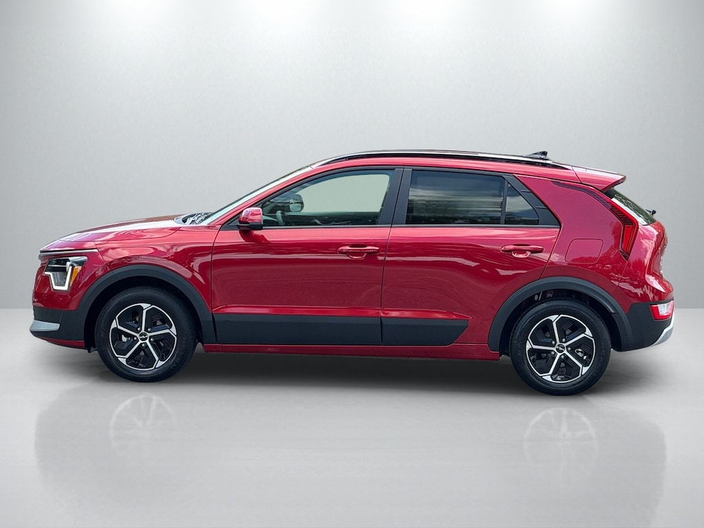 Certified 2025 Kia Niro LX SUV