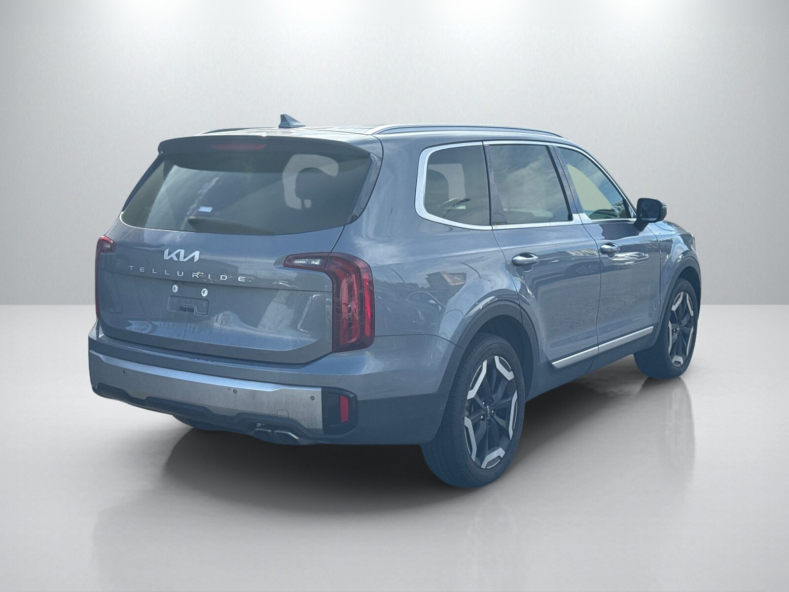 2024 Kia Telluride S photo 3