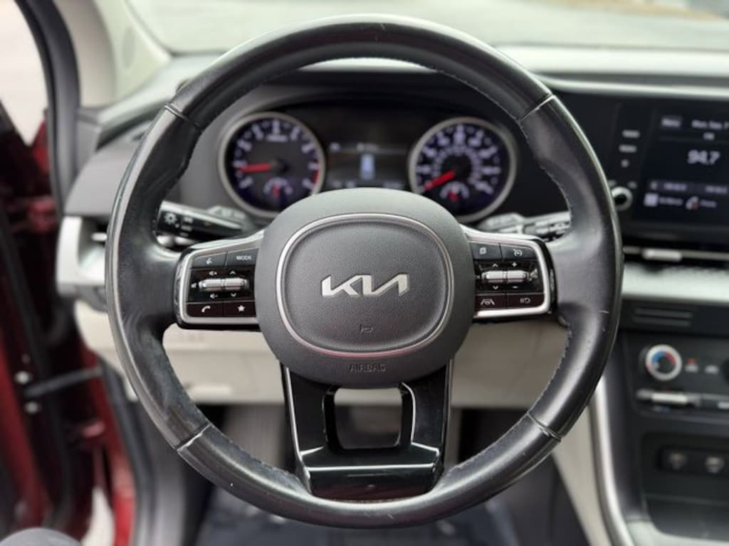 Certified 2022 Kia Carnival LXS MPV