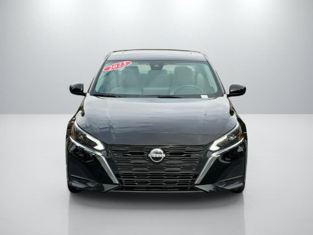 Used 2023 Nissan Altima 2.5 SV Sedan