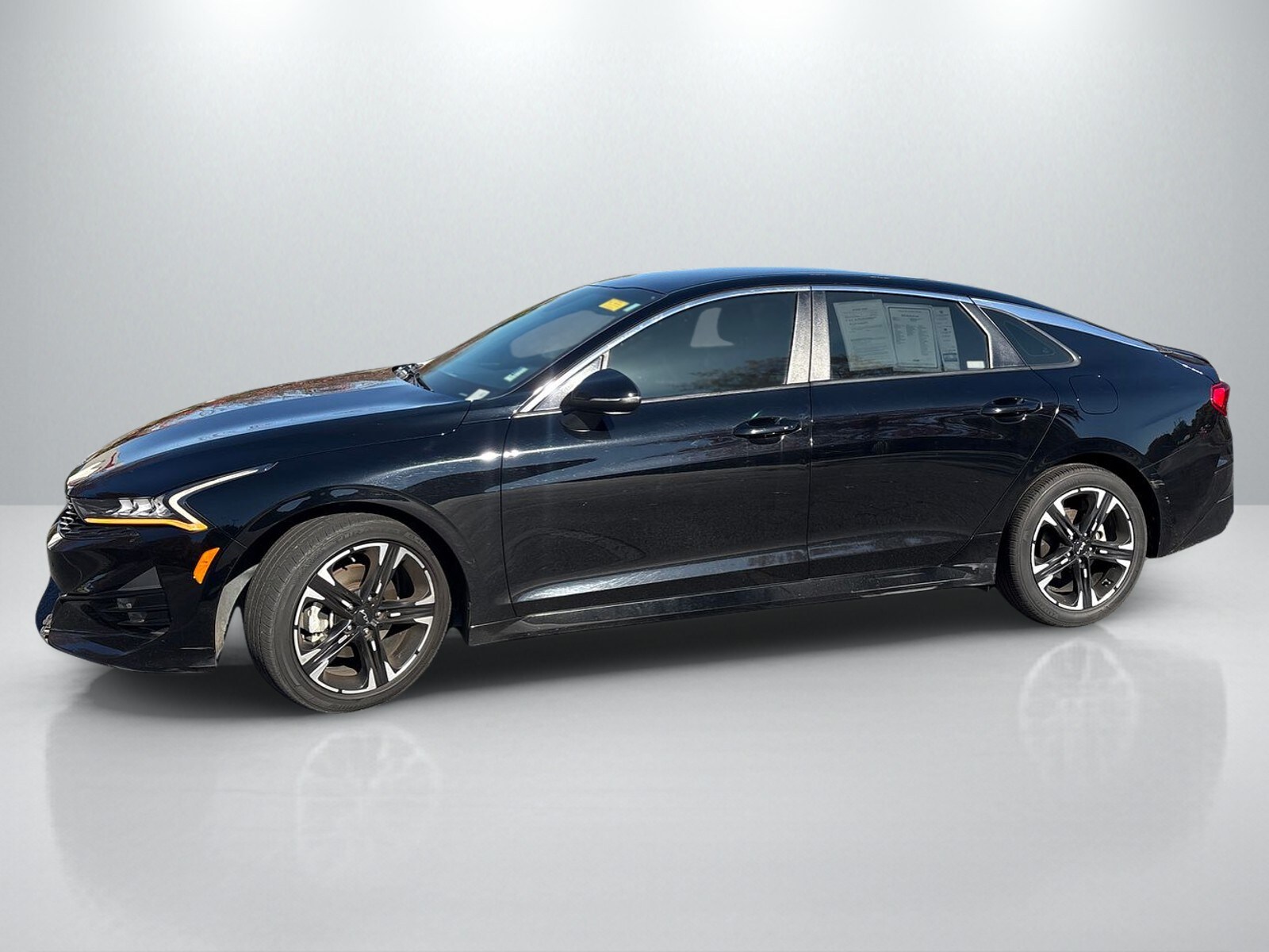 2022 Kia K5 GT-Line photo 3