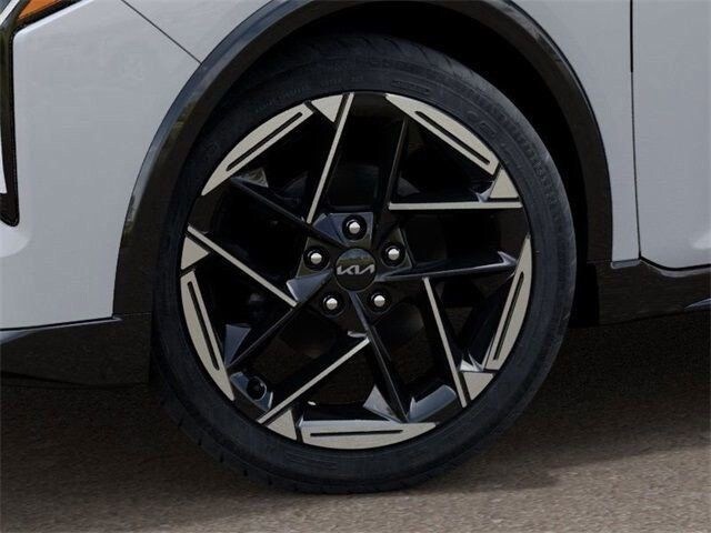 2025 Kia K4 GT-Line photo 4