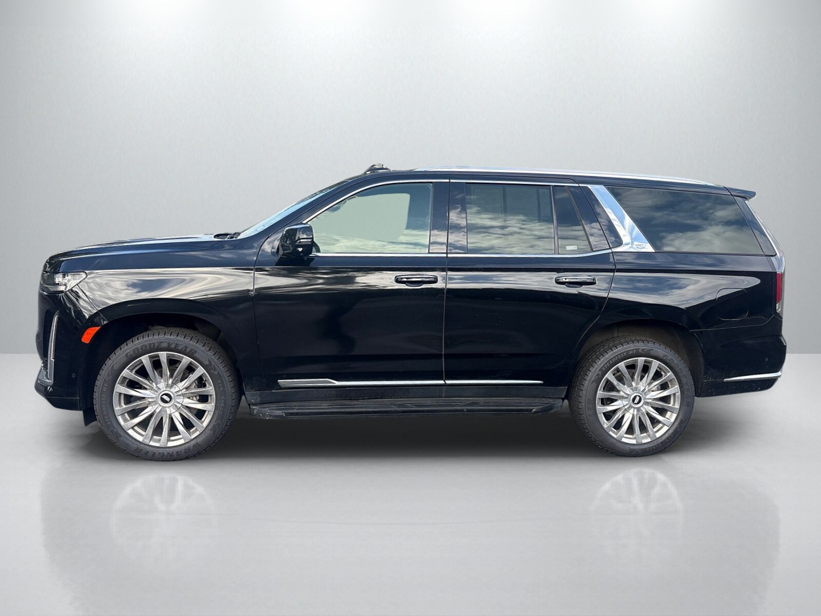 2023 Cadillac Escalade Premium Luxury photo 2
