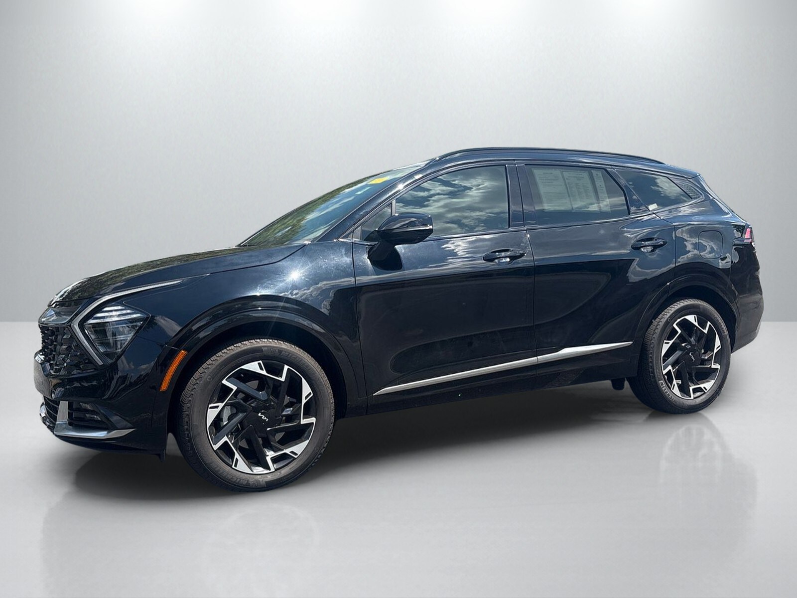 2024 Kia Sportage photo 3