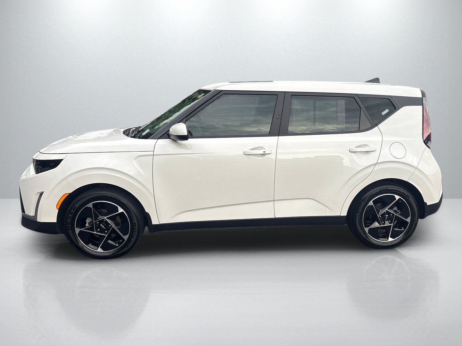 2025 Kia Soul EX photo 2