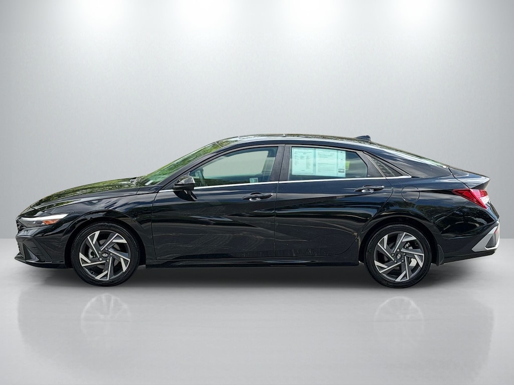 Certified 2025 Hyundai Elantra SEL Convenience Sedan