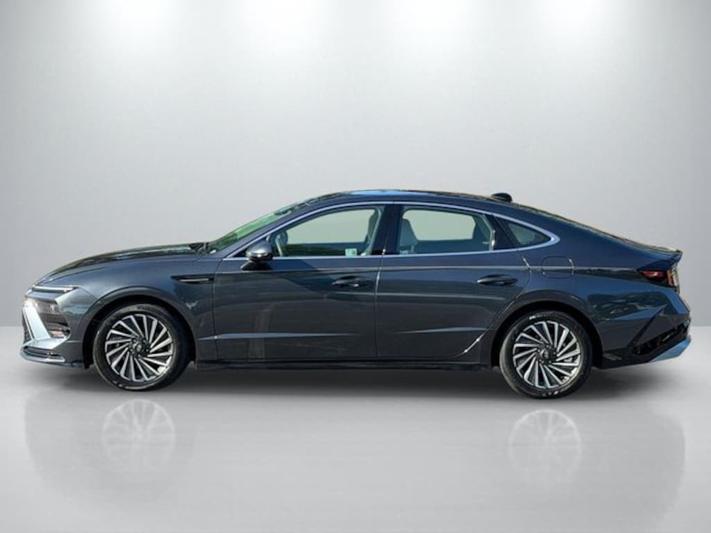 Used 2024 Hyundai Sonata Hybrid SEL Sedan
