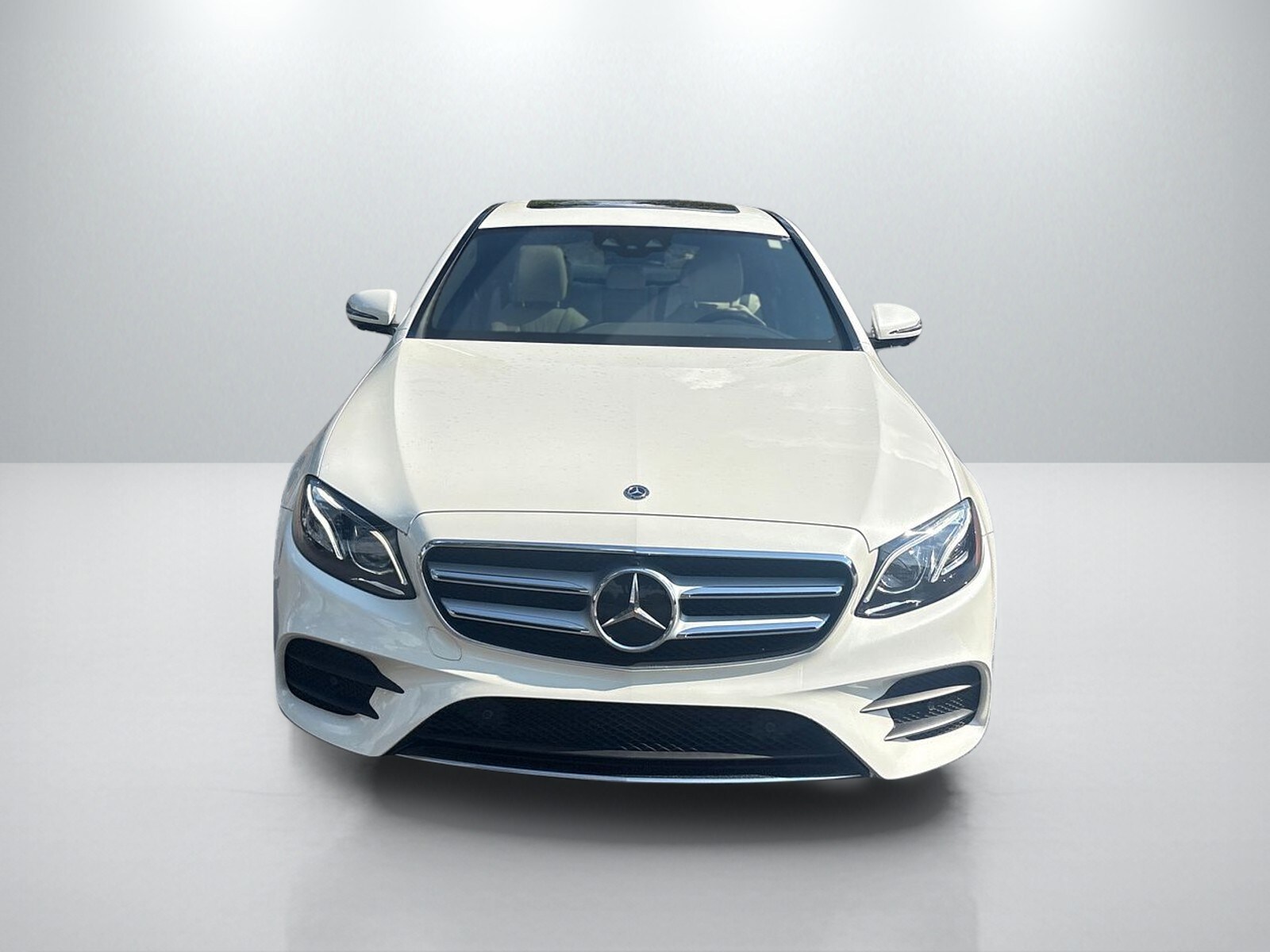 2019 Mercedes Benz E 300 Sport photo 2