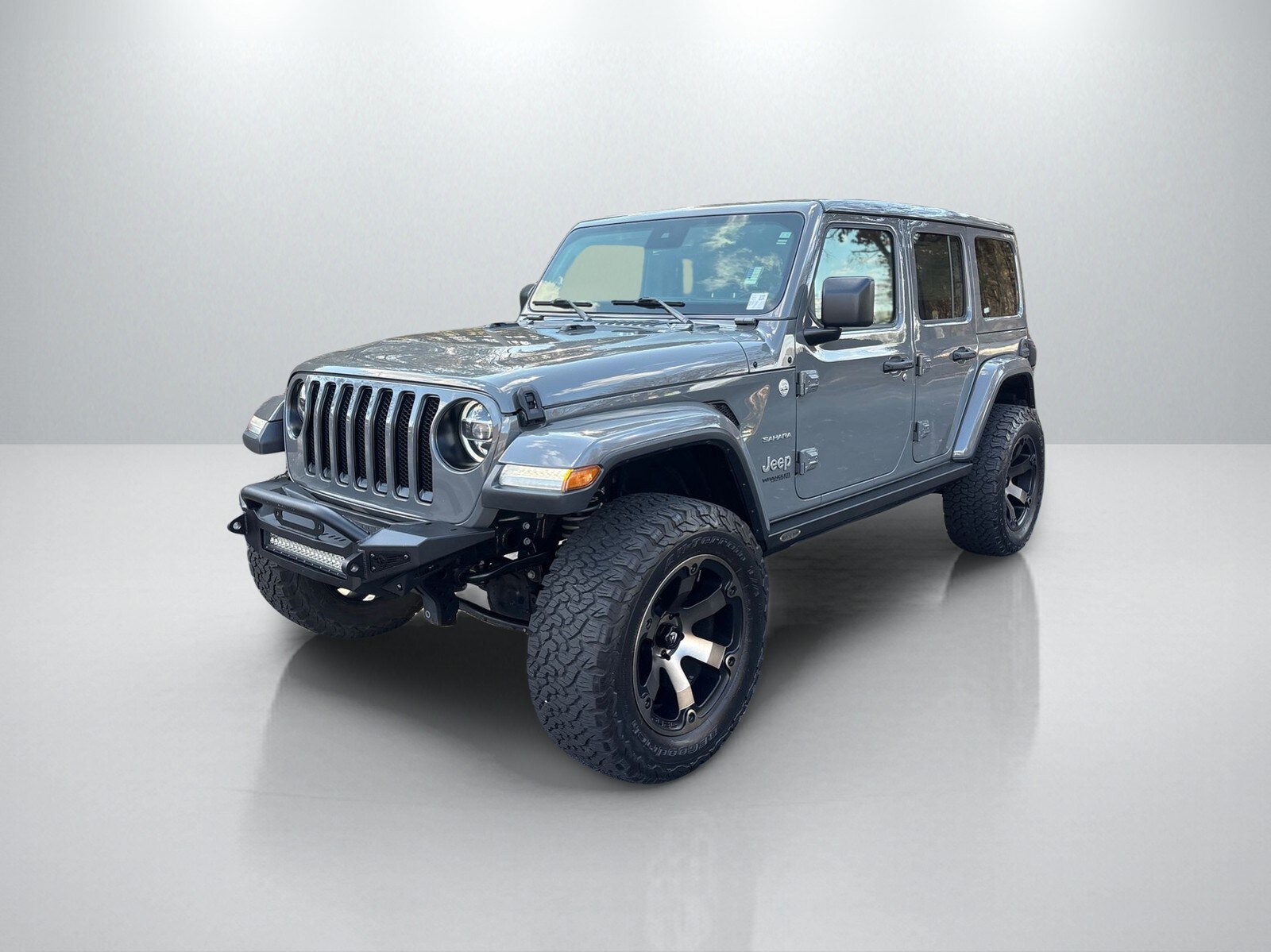2020 Jeep Wrangler Unlimited Sahara photo 3