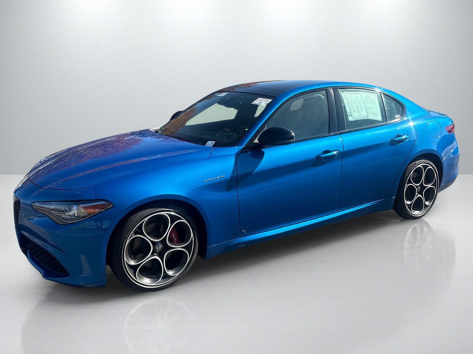 2022 Alfa Romeo Giulia Ti photo 3