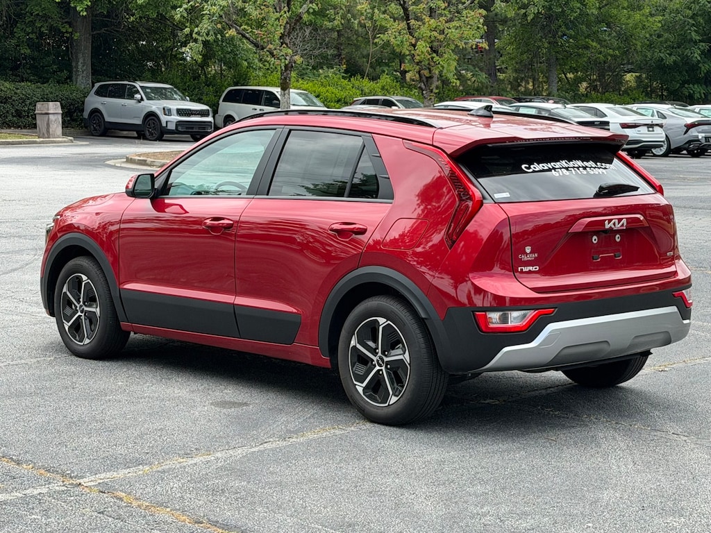 Certified 2025 Kia Niro LX SUV