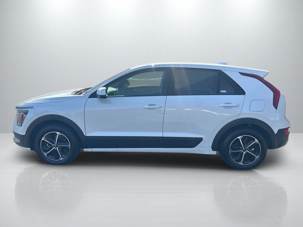 Used 2025 Kia Niro LX SUV
