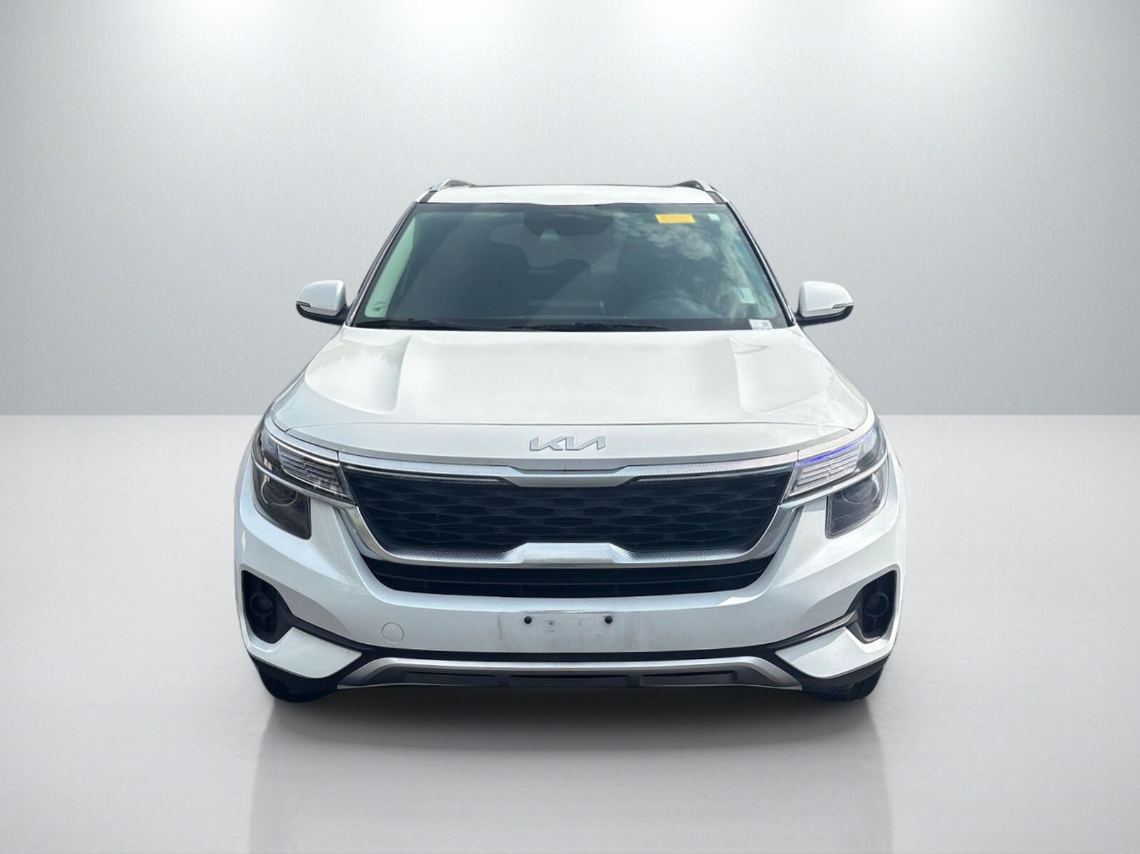 2023 Kia Seltos EX photo 2