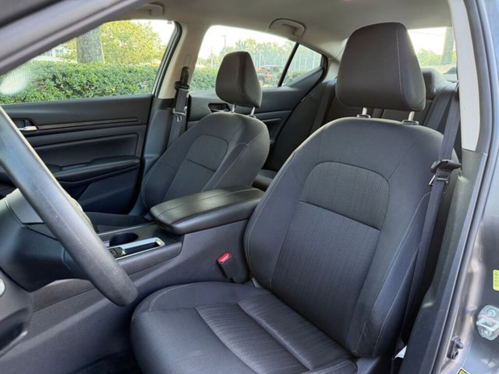 Certified 2025 Nissan Altima SV Sedan