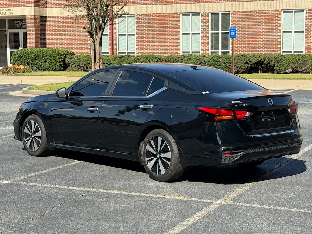 Certified 2022 Nissan Altima 2.5 SV Sedan