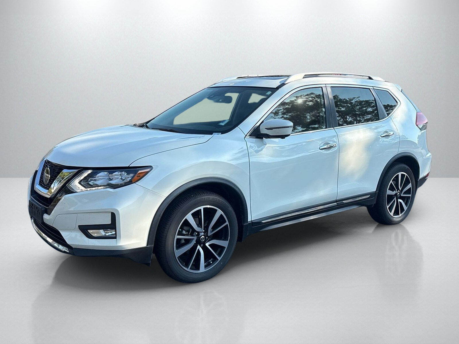 2018 Nissan Rogue SL photo 3