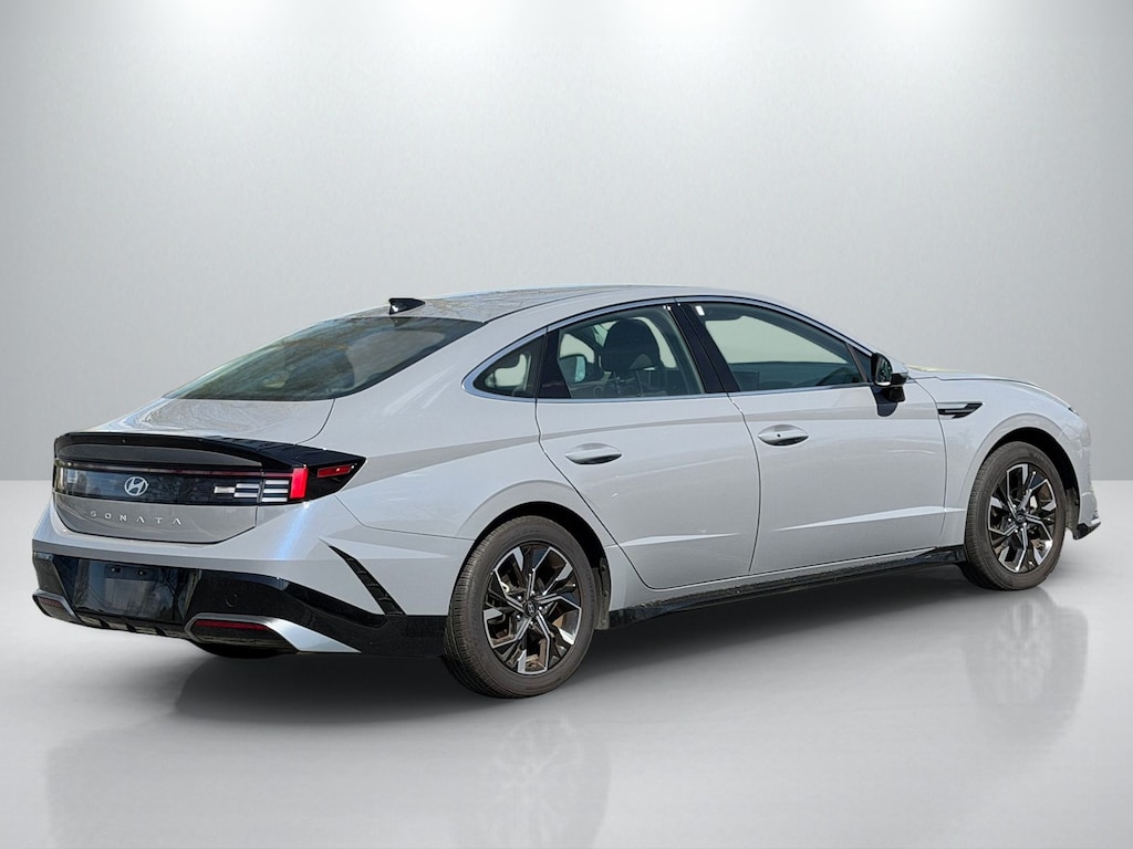 Used 2024 Hyundai Sonata SEL Sedan