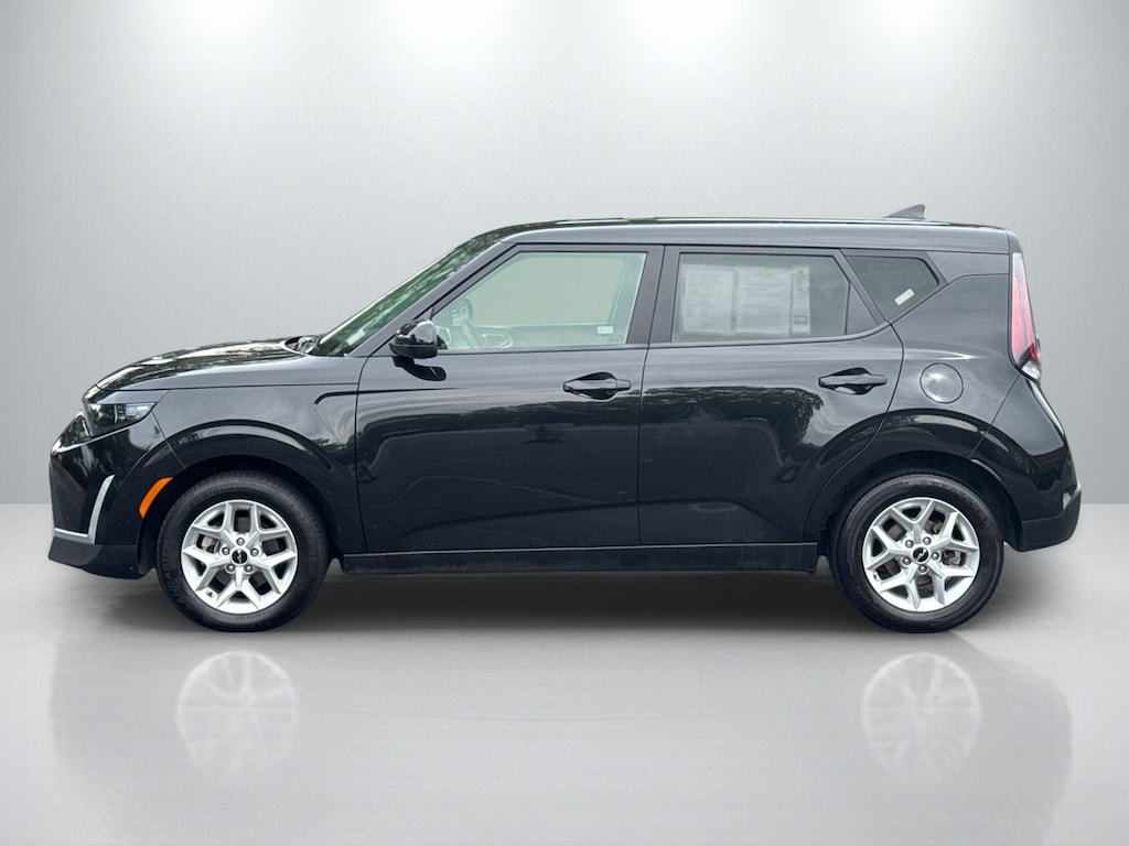 Certified 2023 Kia Soul LX Hatchback