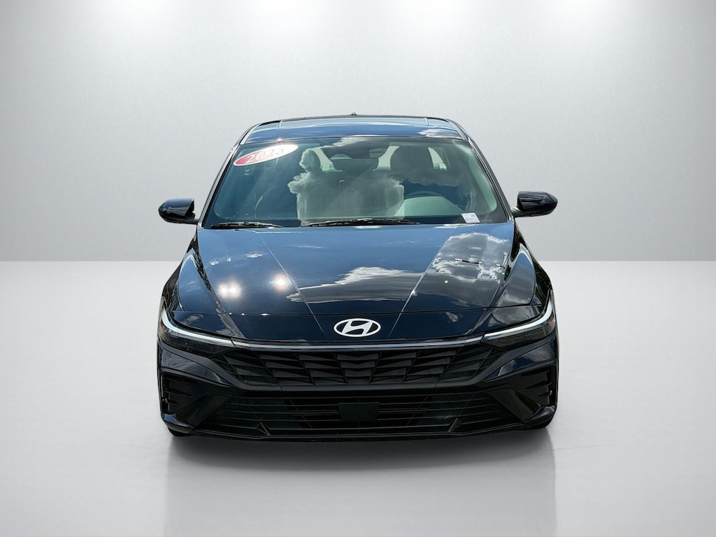 Certified 2025 Hyundai Elantra SEL Convenience Sedan