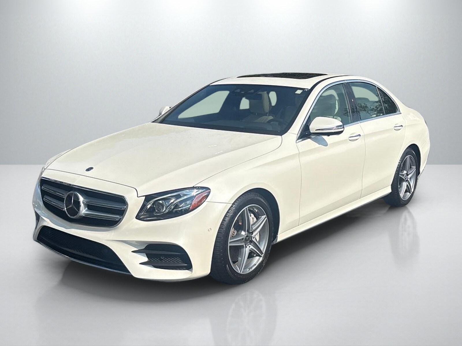 2019 Mercedes Benz E 300 Sport photo 3