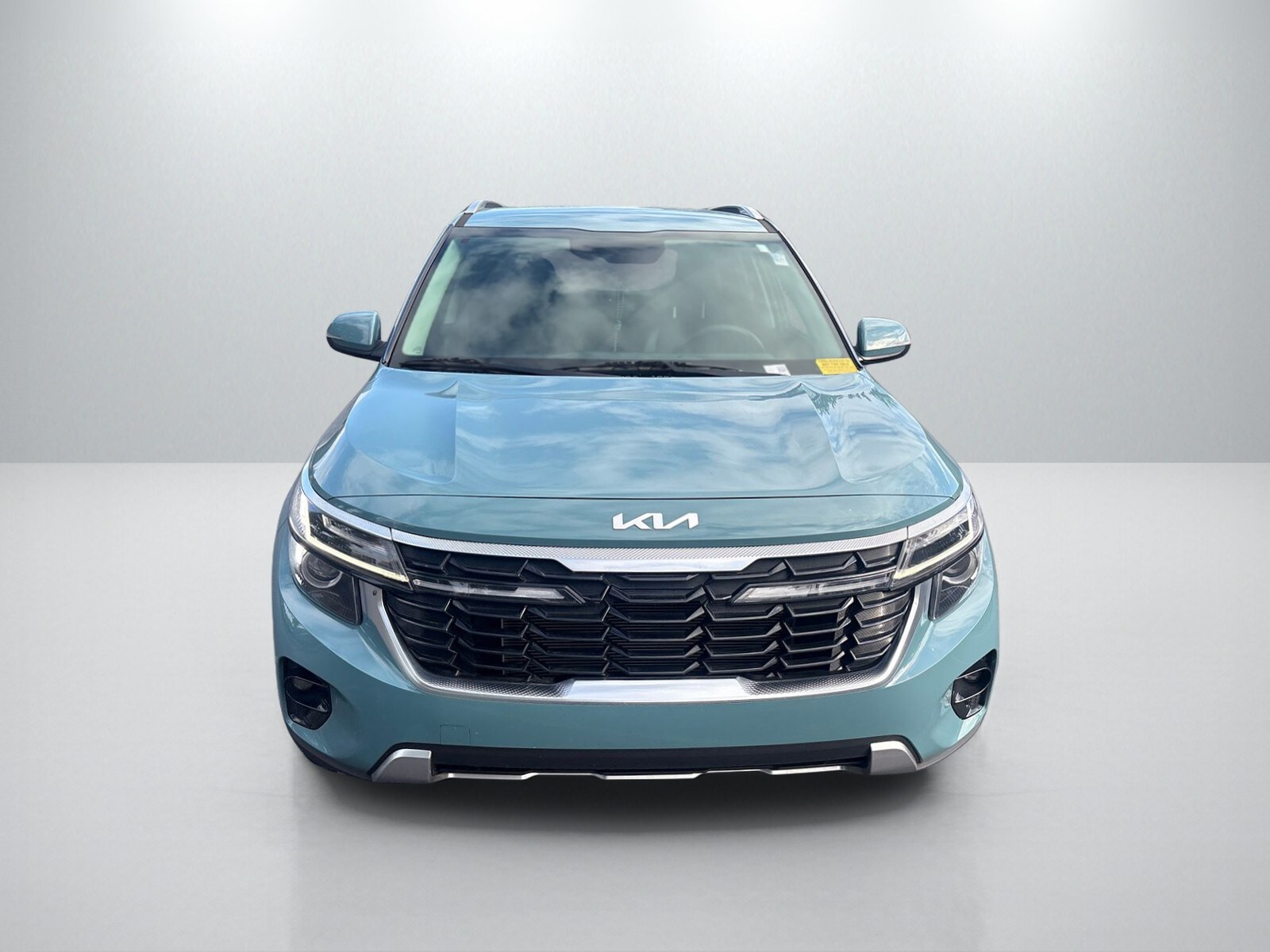 2024 Kia Seltos EX photo 2