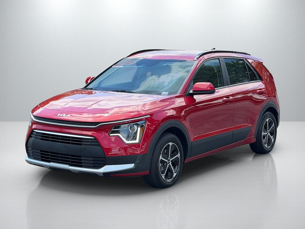 Certified 2025 Kia Niro LX SUV
