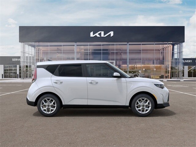2025 Kia Soul S photo 3
