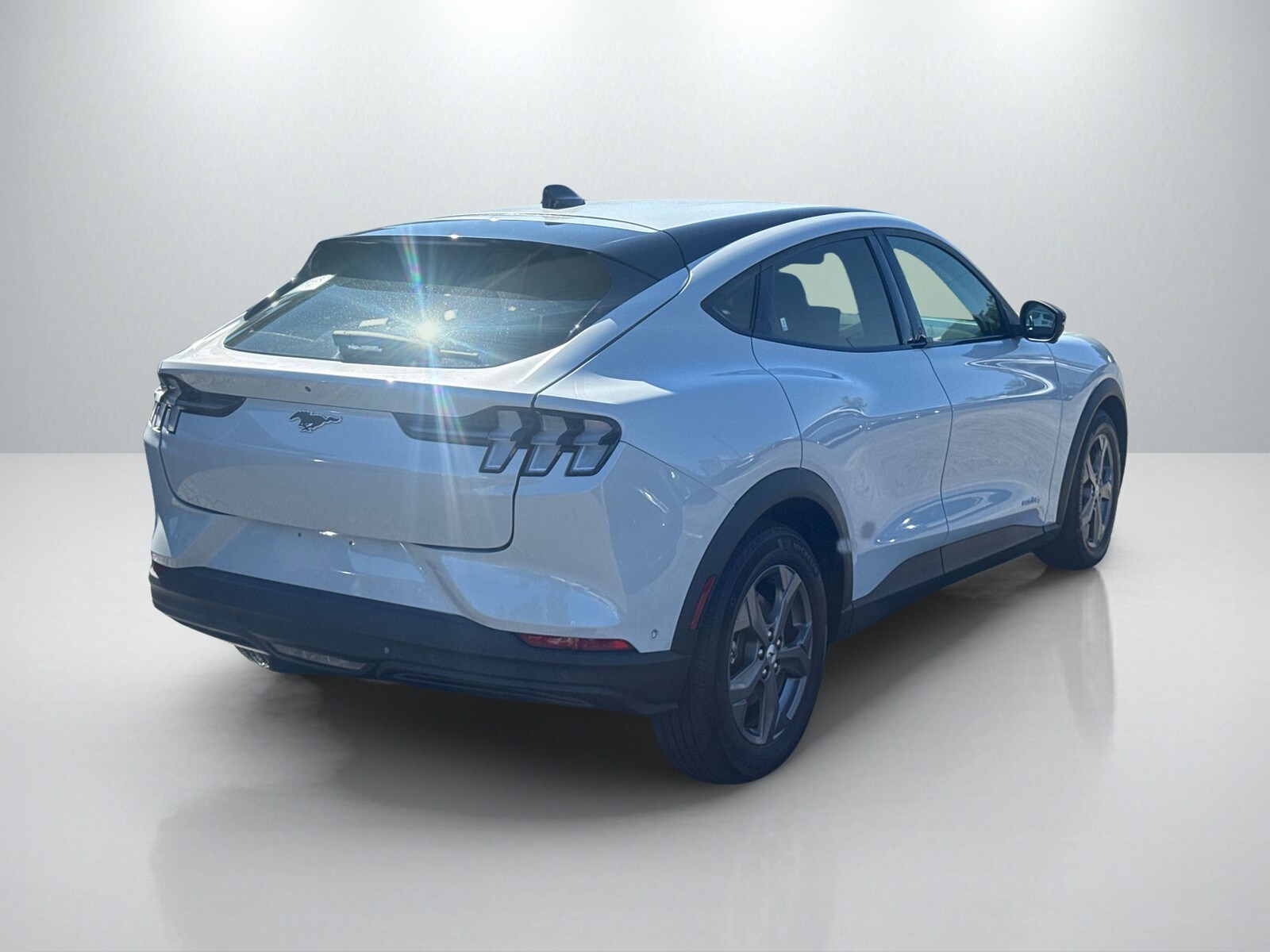 2023 Ford Mustang Mach-E Select photo 4