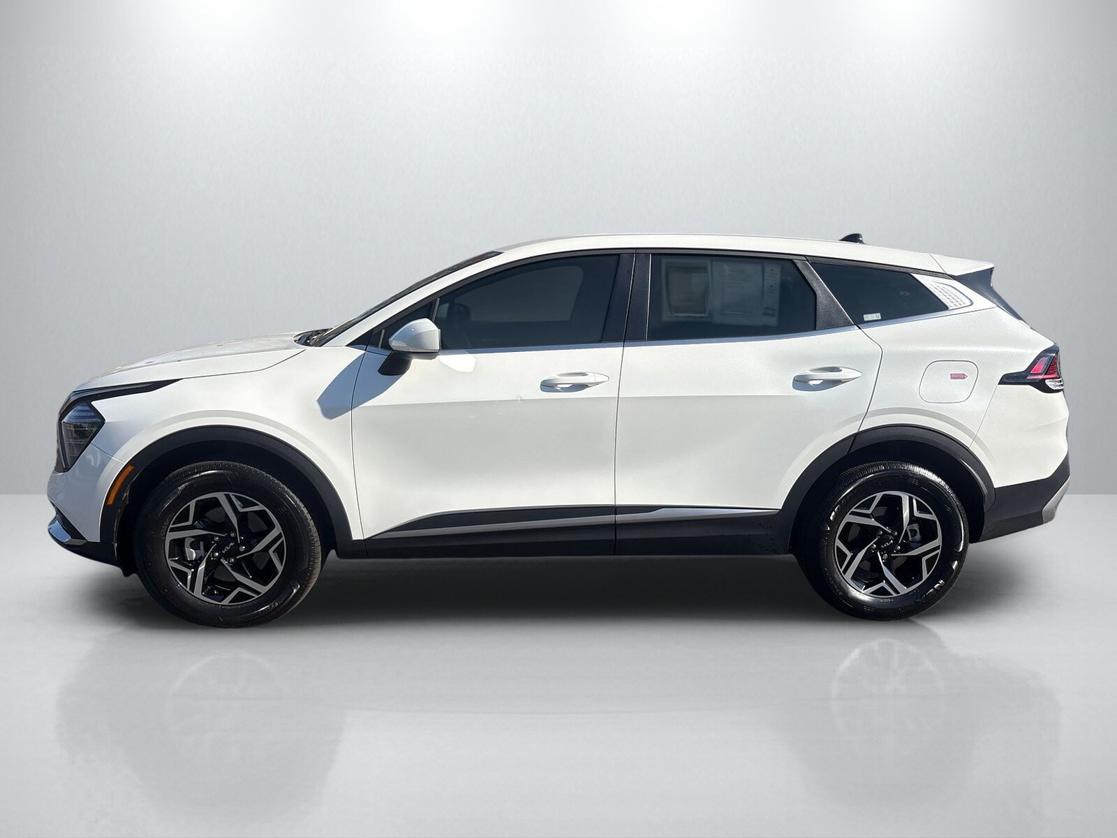 2025 Kia Sportage LX photo 4