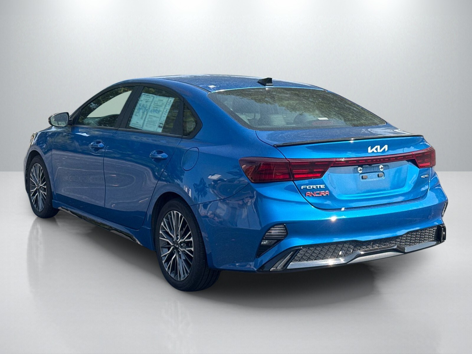 2023 Kia Forte GT-Line photo 3
